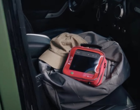 Primedic HeartSave myPAD AED z ekranem LCD