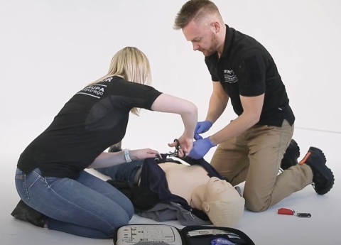 Szkolenie z użycia defibrylatora AED i resuscytacji krążeniowo-oddechowej Szkolenie z użycia defibrylatora AED i resuscytacji krążeniowo-oddechowej